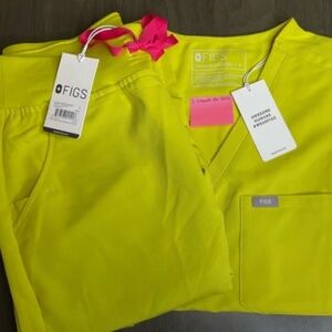 TOP ONLY - Figs limeade catarina top, size small. Reposhed and looks great!